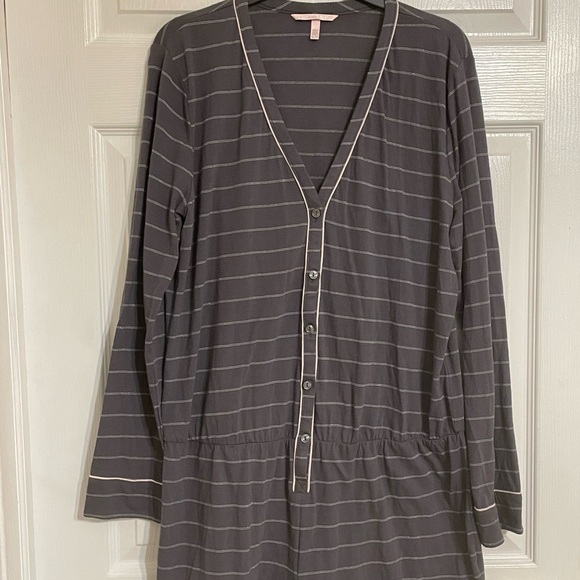 Victoria’s Secret sleep romper - Picture 10 of 12